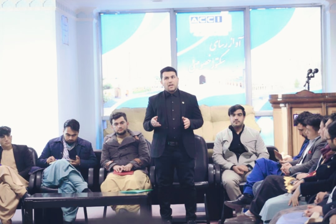 د هرات د نوي نسل او ځوانانو د سولې جرګې د غړیو ناسته